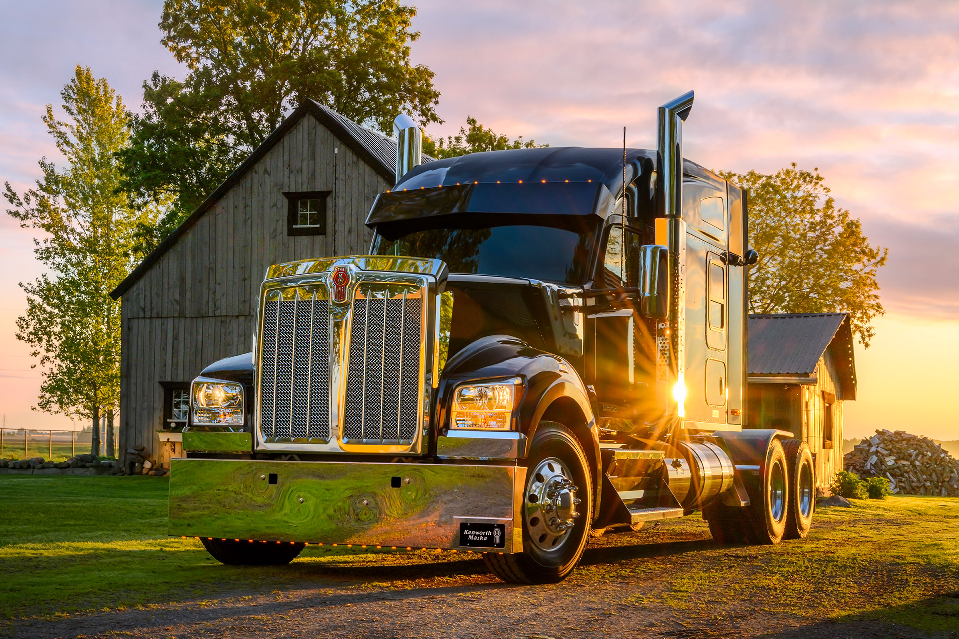 Truck photography. Picture of a Kenworth. Done by Sonya Messier - Mayacom
